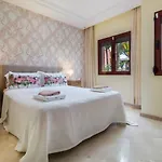 Apartamento Beachfront, 3pools, King Bed, Free Gymparking Marbella