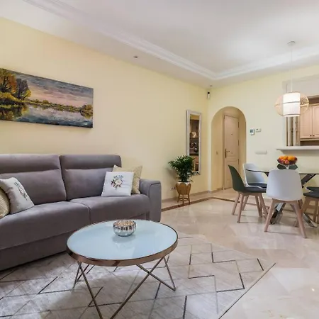 Appartamento Beachfront, 3pools, King Bed, Free Gymparking