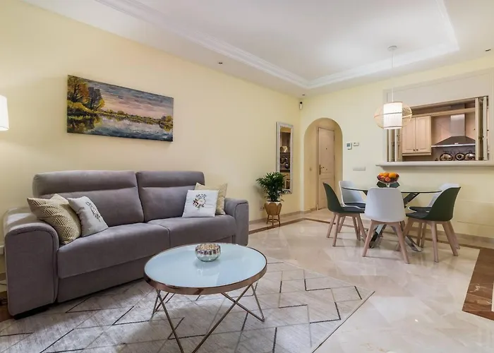 Apartament Beachfront, 3pools, King Bed, Free Gymparking