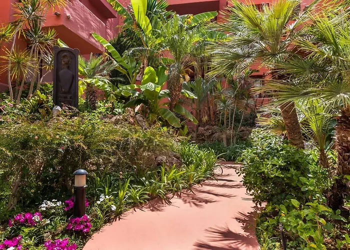 Beachfront, 3pools, King Bed, Free Gymparking Apartament Marbella