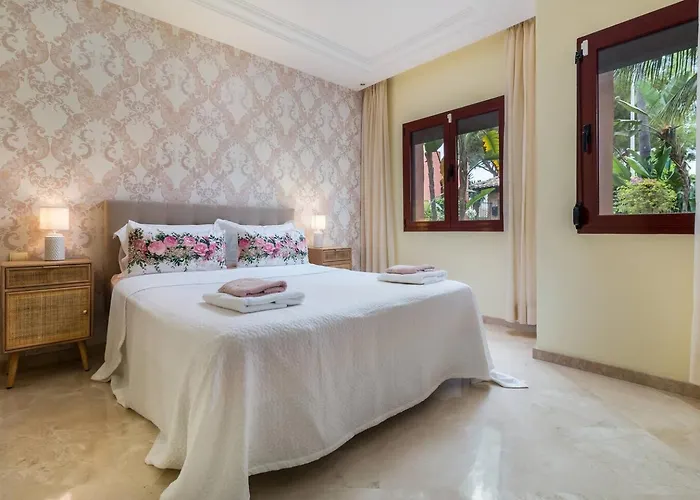 Apartament Beachfront, 3pools, King Bed, Free Gymparking Marbella