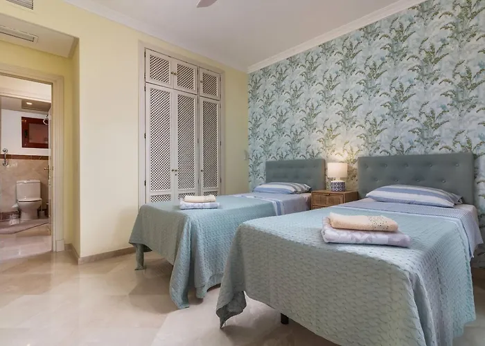 Beachfront, 3pools, King Bed, Free Gymparking Apartament