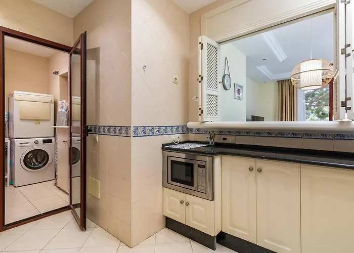 Apartament Beachfront, 3pools, King Bed, Free Gymparking