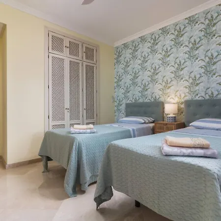 Beachfront, 3pools, King Bed, Free Gymparking 아파트