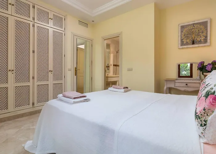 Beachfront, 3pools, King Bed, Free Gymparking アパート *